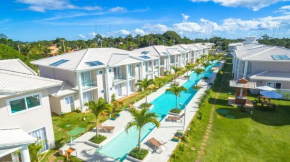 Próximo a trilha ecologica da praia da pitinga(Arraial D'Ajuda), com uma bela piscina, sauna, segurança 24hrs, internet privativa 300MBPS com localização privilegiada em Arraial D'Ajuda